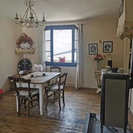 D'hotes Chez Valerie Garage Motos Et Velos Bed and Breakfast Arette