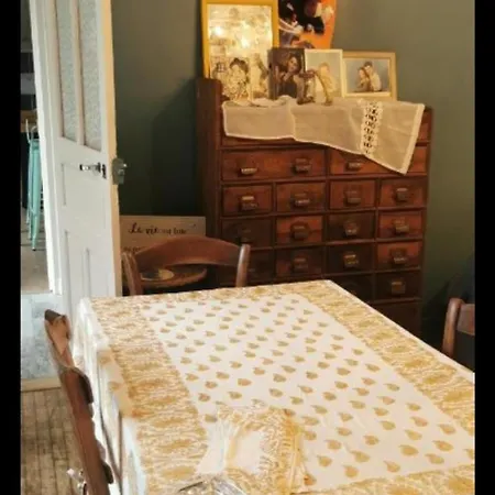 D'hotes Chez Valerie Garage Motos Et Velos Bed & Breakfast